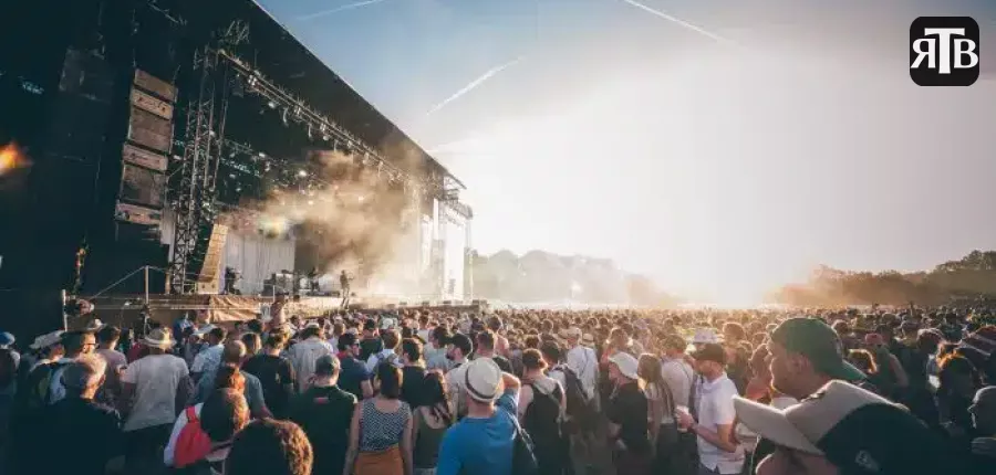 Kermesse à ses origines en 1992, le festival des Vieilles Charrues est aujourd’hui le 2e plus gros festival de France (Crédit photo NicoM)